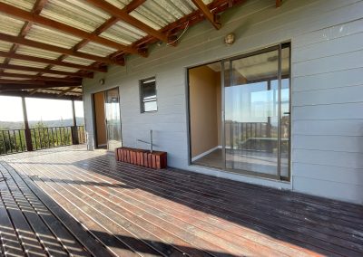 The not yet cleaned terrasse