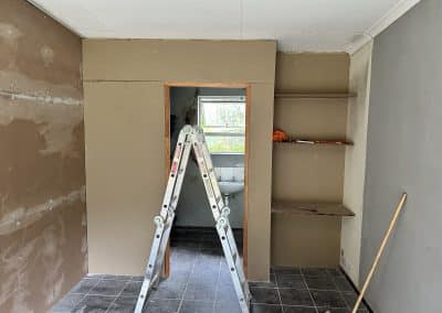 Separation wall between bedroom and bathroom